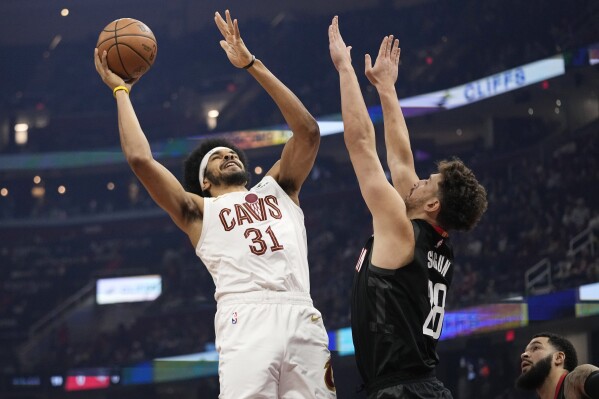Donovan Mitchell has 37 points Cavaliers beat Rockets 135 130 for